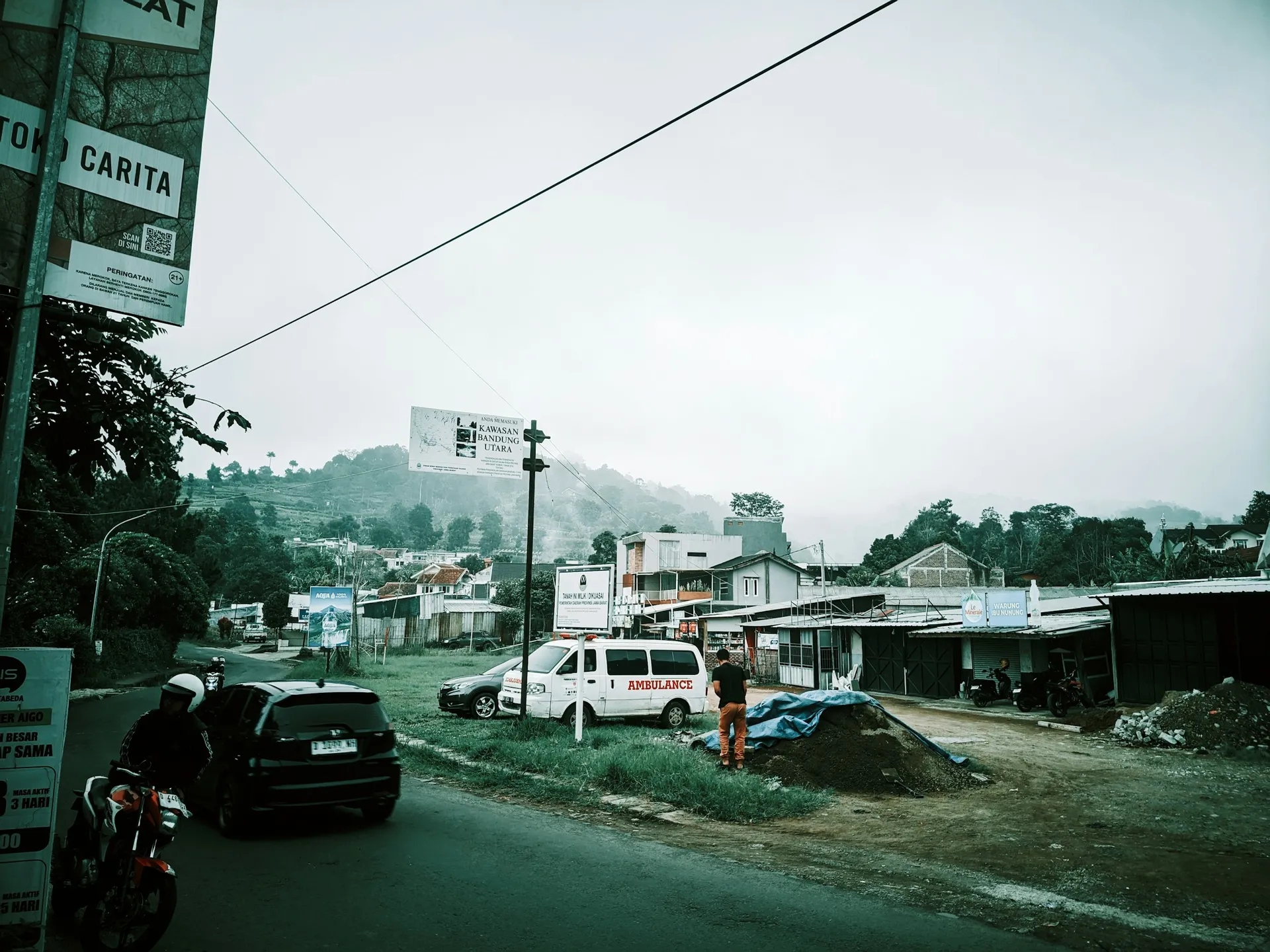 Punclut hillside, Ciumbuleuit, Bandung. Unsplash.